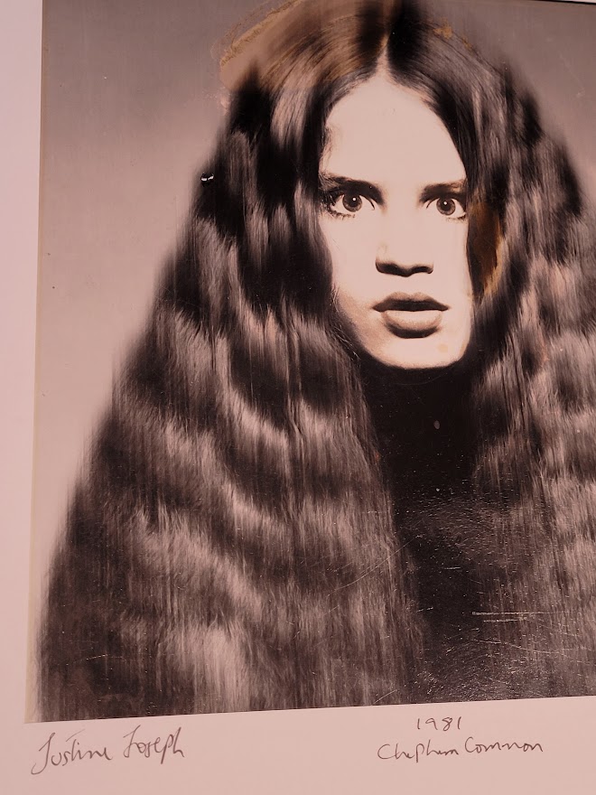 La fille cadette du photographe à dix ans, teinte sépia par Michael Joseph