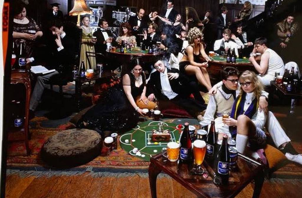 Tiddlywinks Crystal Palace, photo prise pour publicité Whitbread Ale, fête étudiante avec consommation de bière, par Michael Joseph.