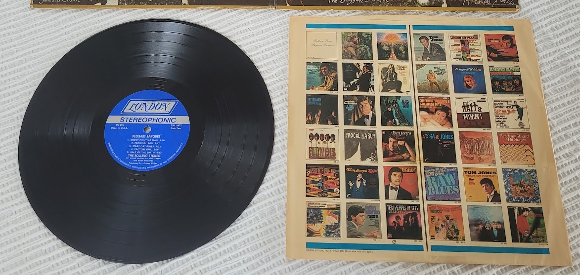 Album Vinyl Beggars Banquet - signé par le photographe, musique par les Rolling Stones, photo prise à Sarum Chase