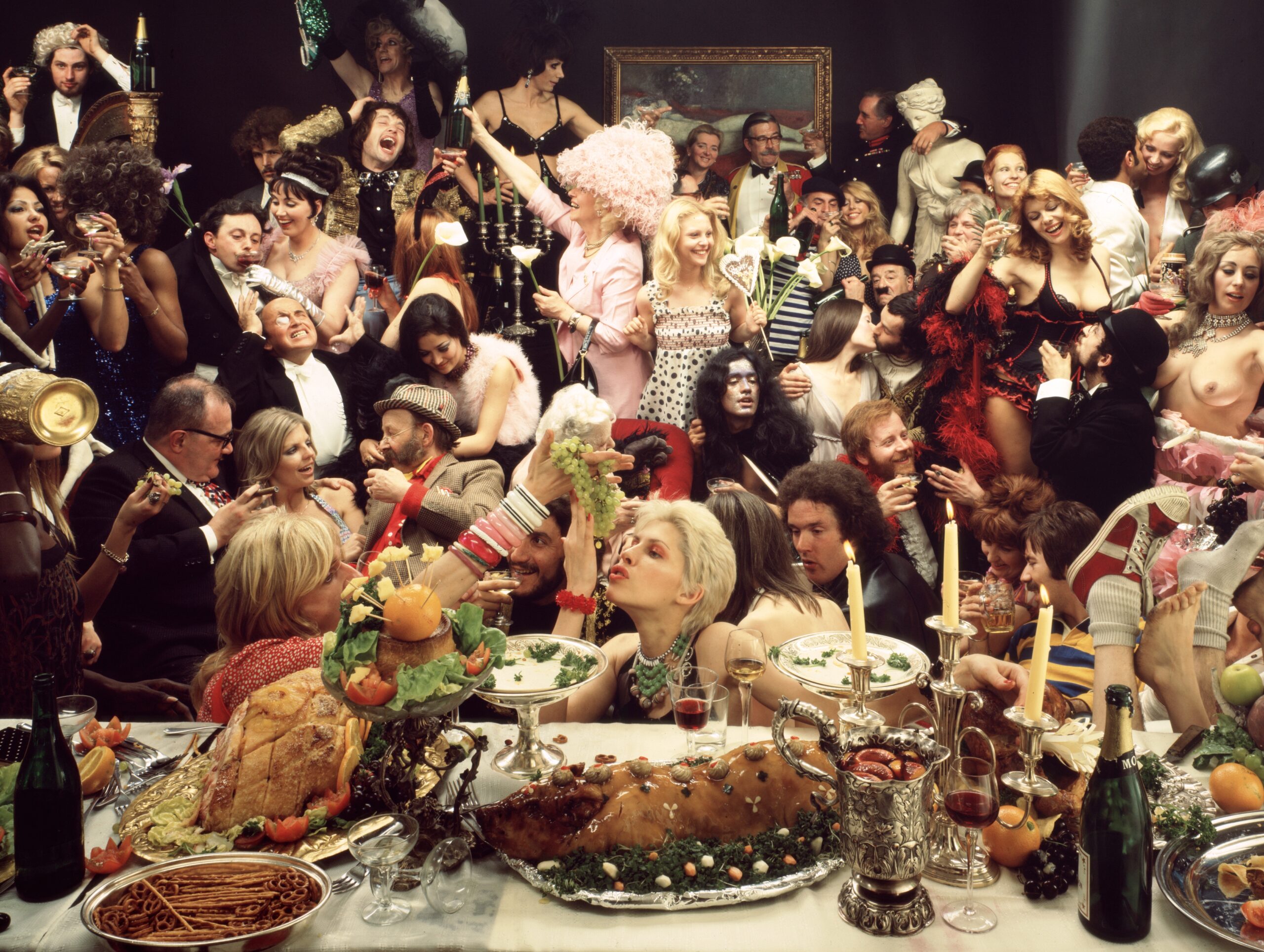 Magnet Fernet Branca banquet, Aimant d'une orgie ayant toute l'insouciance 1970