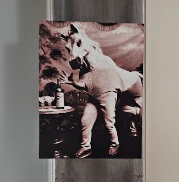 Magnet Pantomime Horse ad for White Horse Whisky, Aimant publicitaire photo par Michael Joseph