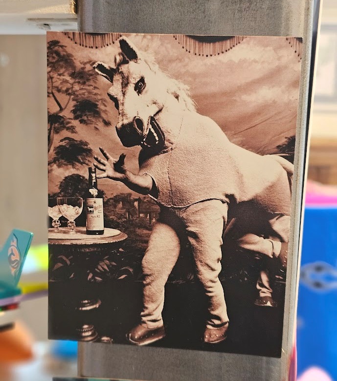 Magnet Pantomime Horse ad for White Horse Whisky, Aimant publicitaire photo par Michael Joseph