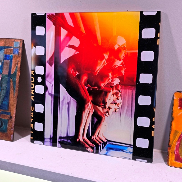 Multicolour ready to dive - pool ladies, photo on acrylic, square format