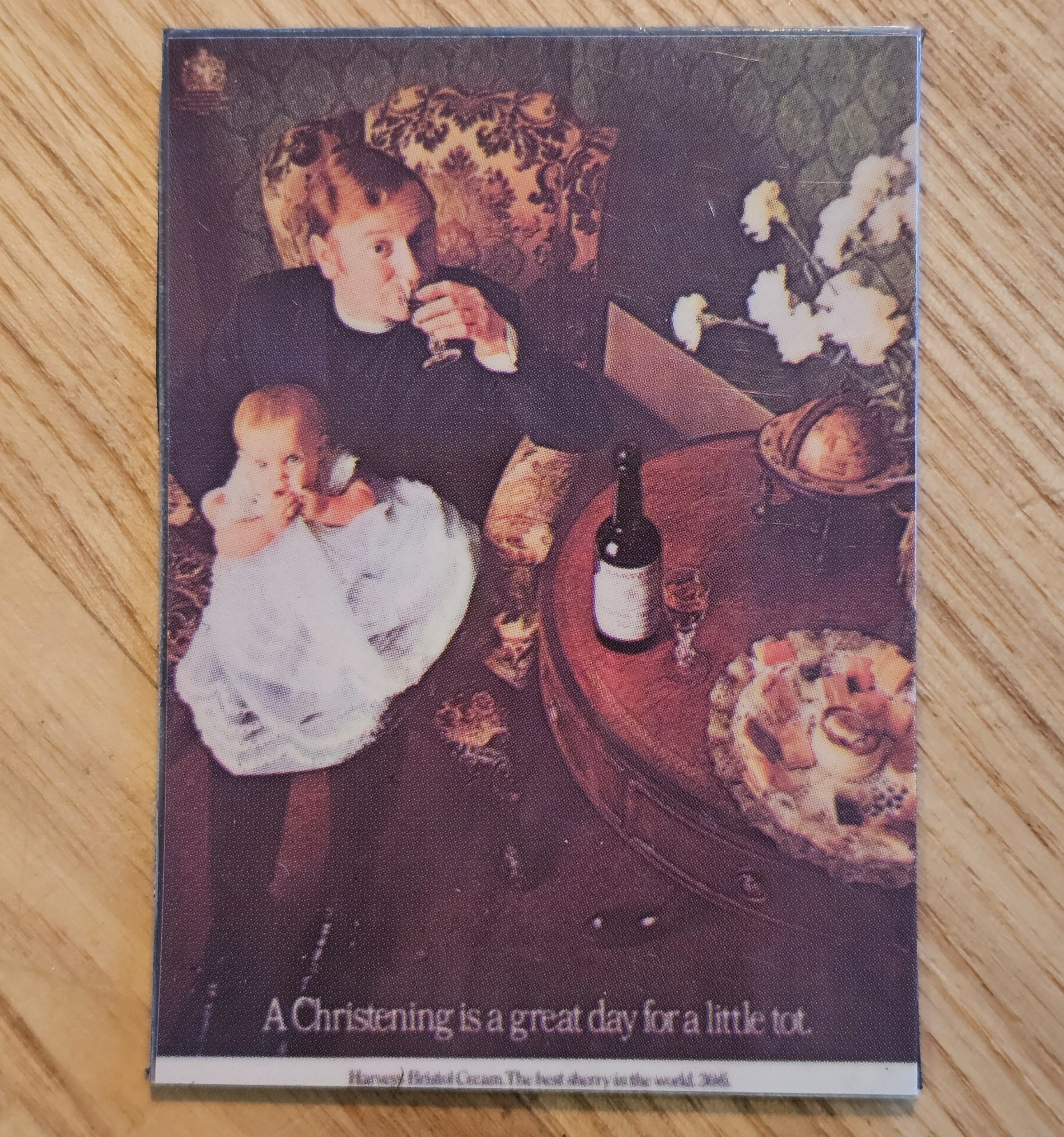 "Magnet publicitaire vintage sur l'alcool, mélange de pubs loufoques sur les boissons – premiers arrivés, premiers servis."