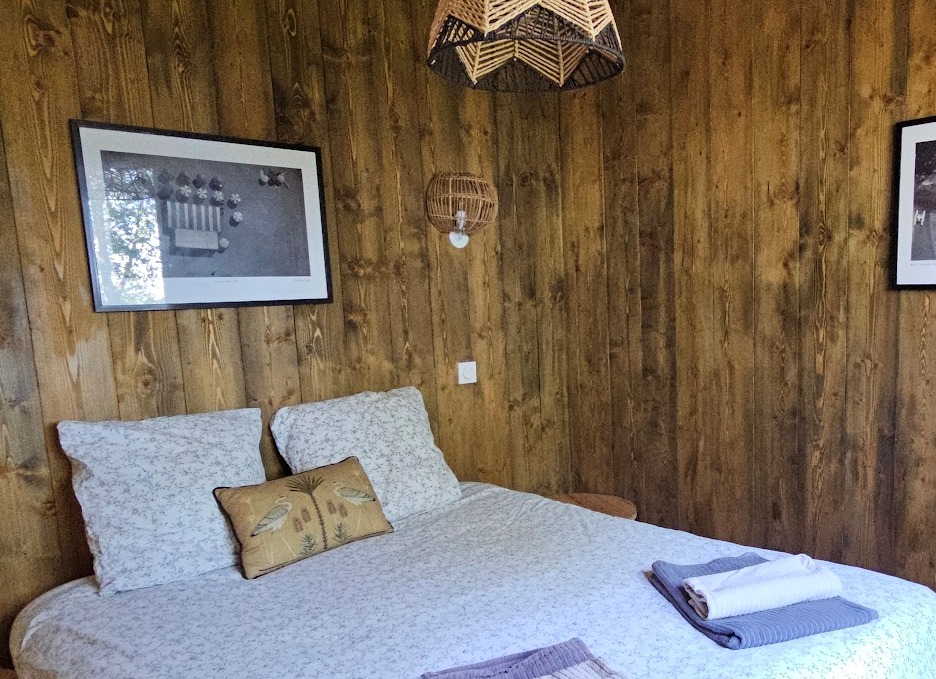 Parasols de Cadaques - affiche de la série "Pirelli" - photo-shoot depuis hélicoptère par Michael Joseph