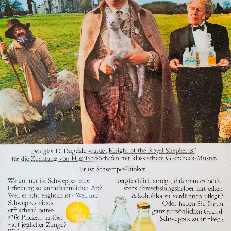 SCHW-06 Glen check pattern Highland sheep